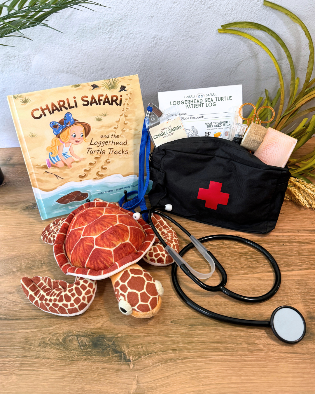 Charli Safari: Loggerhead Rescue Mission Gift Box