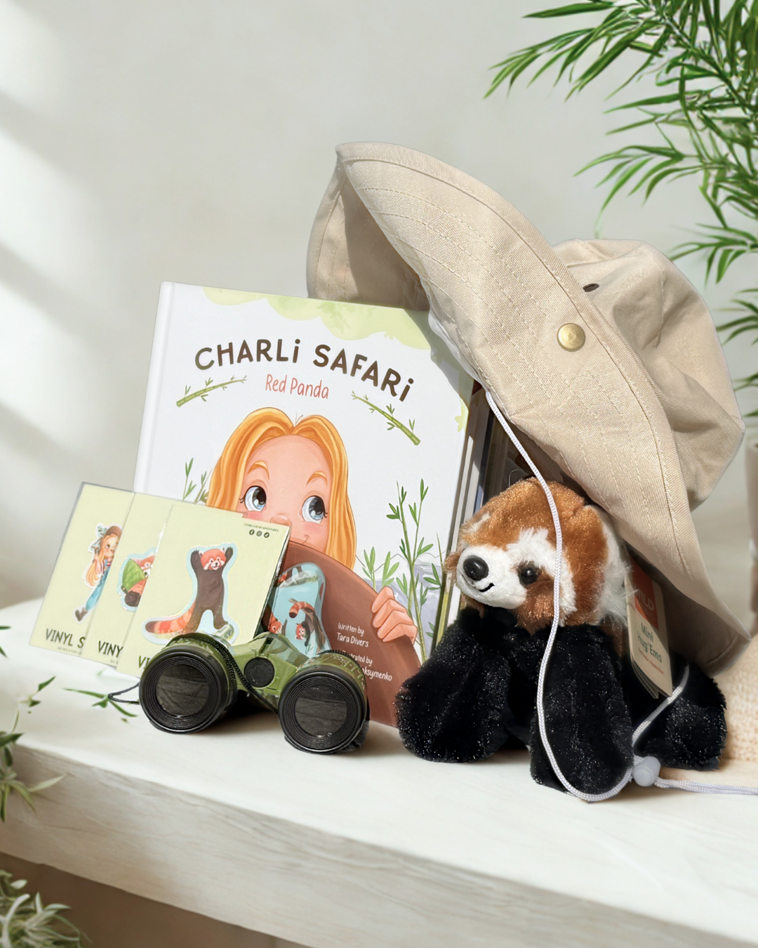 Charli Safari Red Panda Adventure Gift Box